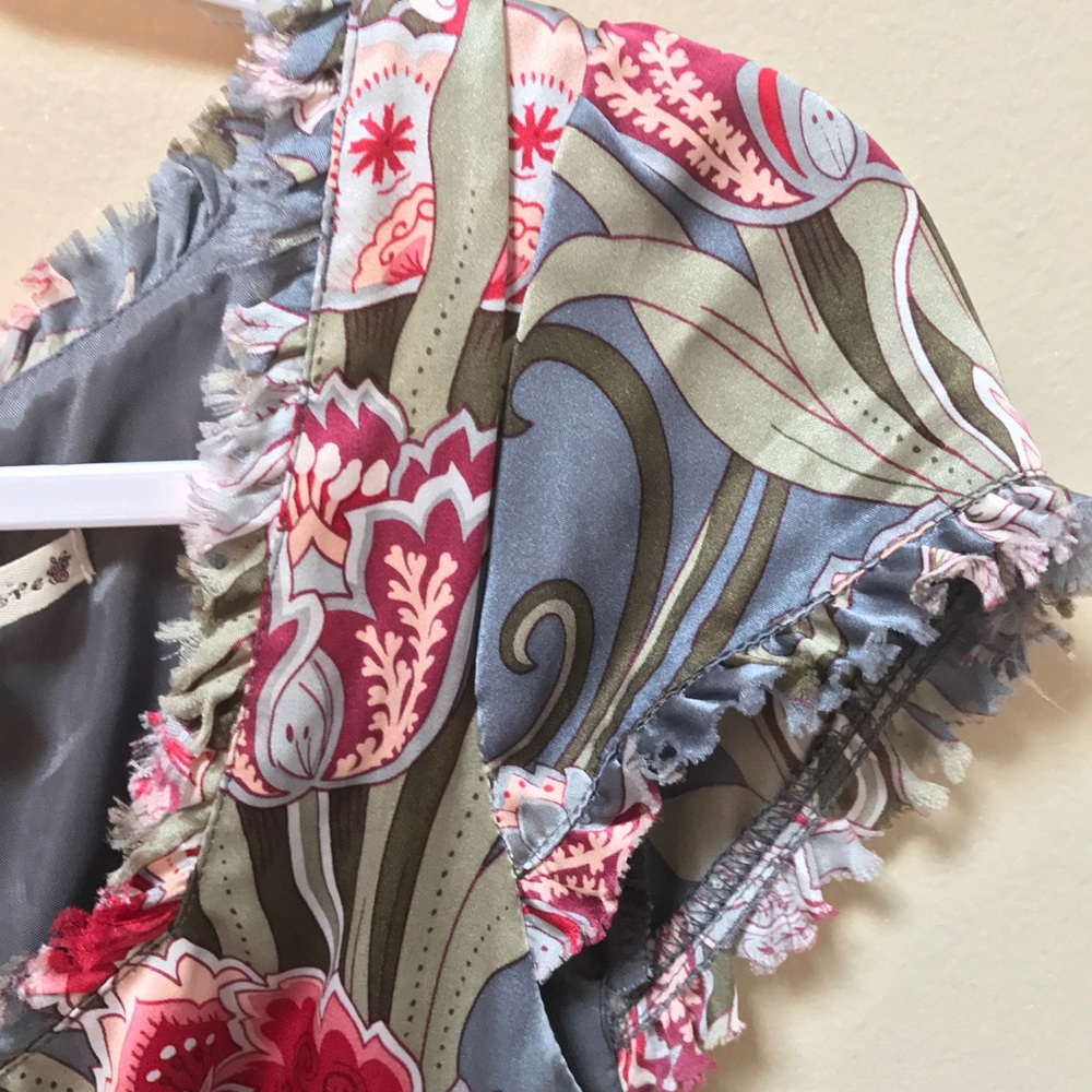 Nanette Lepore Silk blosse size 6. Price is firm - Picture 4 of 4